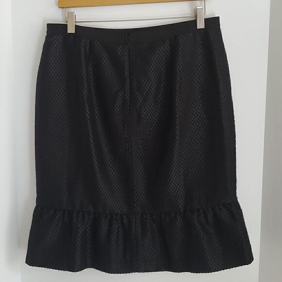 Ann Taylor Flounce Hem Skirt Dot Jacquard Black Knee Length Size 10 - Picture 3 of 8